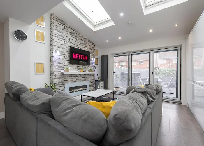 Peckham Large 2 Bath Home With Parking & Garden
